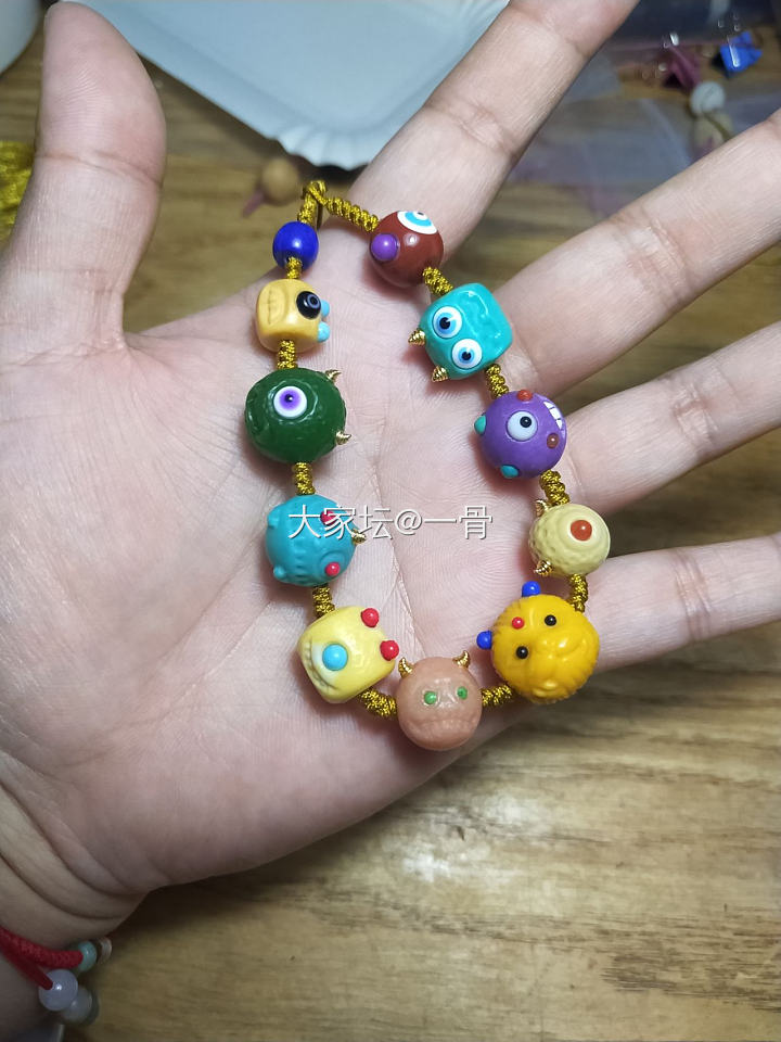 被小怪兽套了头_玉石