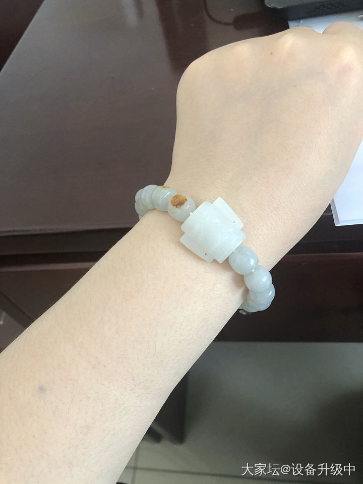 和田青花手串，不一样的美_和田玉