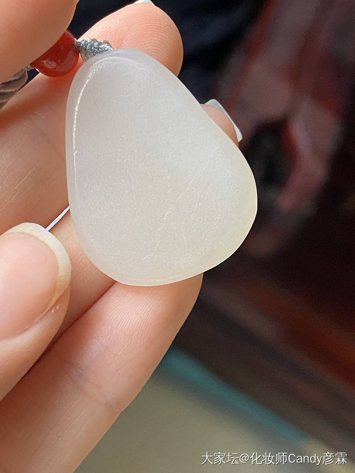 不懂就问系列：这个是算和田白玉吗？值得几个钱呀？这次这个背面的是水线了吧？_和田玉