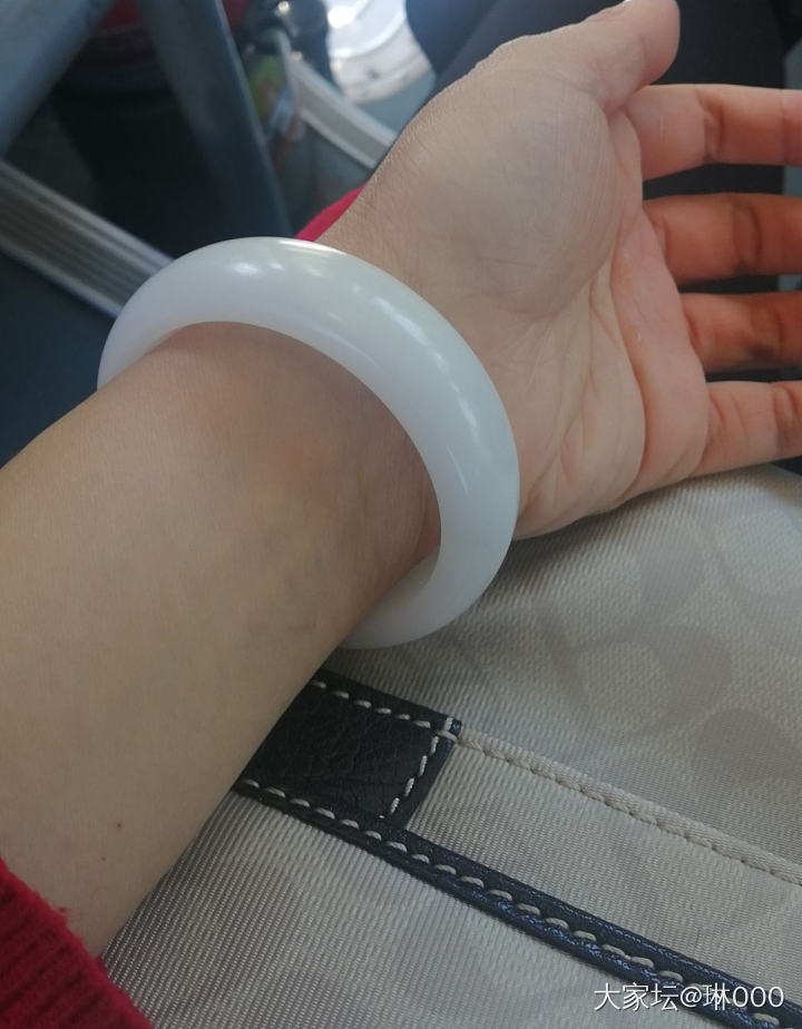 你们今天手上戴了什么？_和田玉