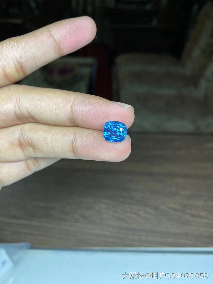 接近5克拉天然斯里兰卡产地钴蓝尖晶石！颜色可媲美越南钴蓝尖晶！_尖晶石
