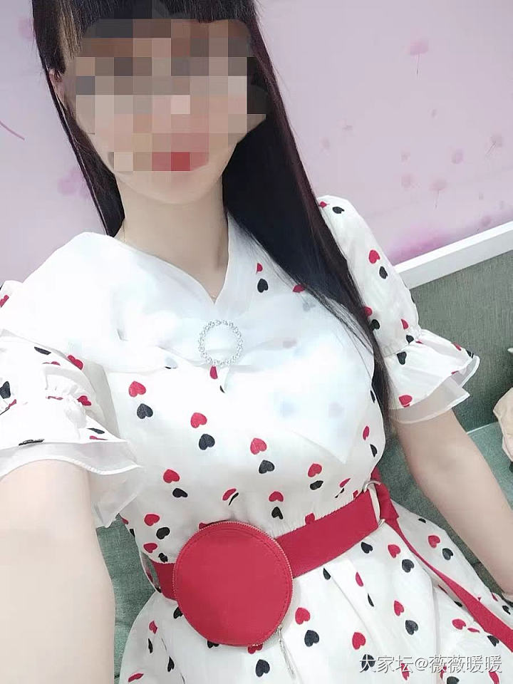 姐妹们网上有没有买过同款不同价两家的衣服对比过？
没做过服装行业，我一直很好奇，..._穿搭