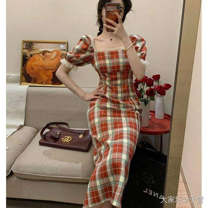 姐妹们网上有没有买过同款不同价两家的衣服对比过？
没做过服装行业，我一直很好奇，..._穿搭
