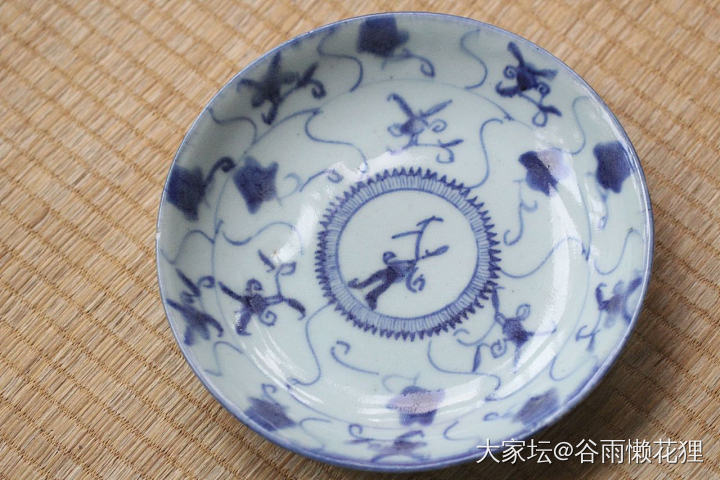 逛古玩地摊经历，以及收获清代青花灵芝纹大盘子一枚_陶瓷