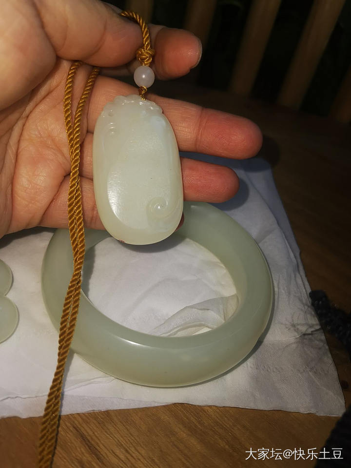 睡不着发个帖吧_和田玉