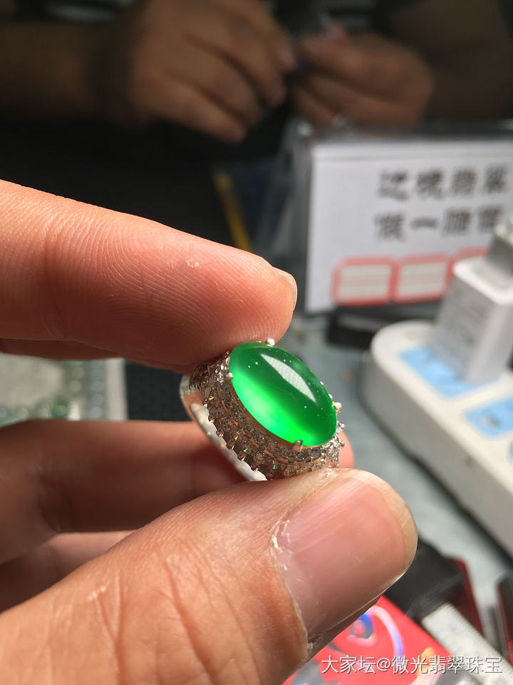 到底何谓龙石种？_翡翠
