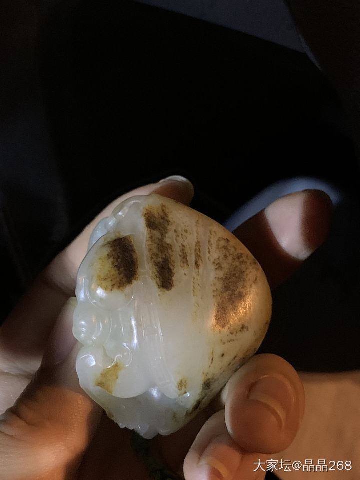 果然暗处才能拍出她的油润感_和田玉