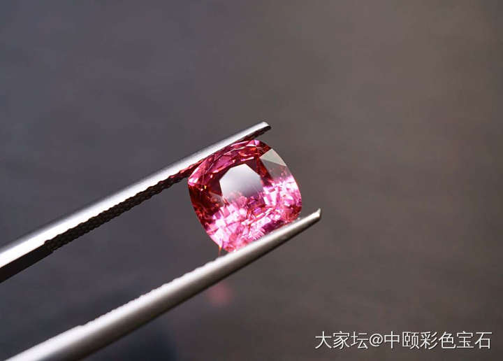 ##中颐天然马亨盖尖晶##  2.28ct_尖晶石彩色宝石