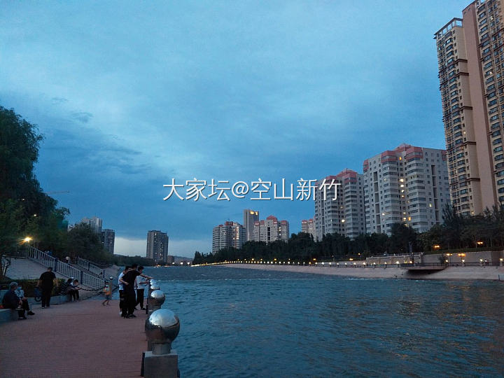 且末料最大集中地——新疆库尔勒_和田玉