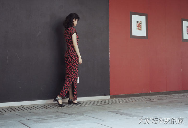 曳地  纱袍子  赛璐璐领子
我对夏天的所有愿望_穿搭