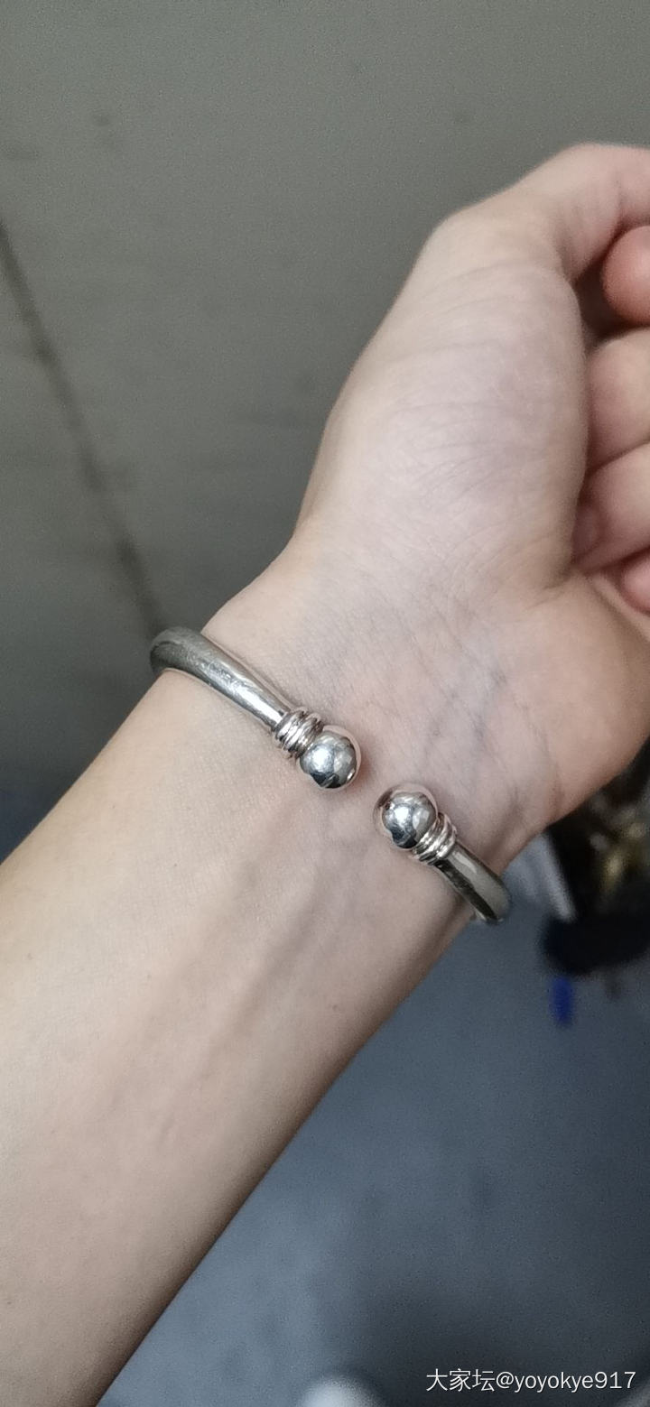 满屏的短裤，我的破短裙来蹭热度_穿搭