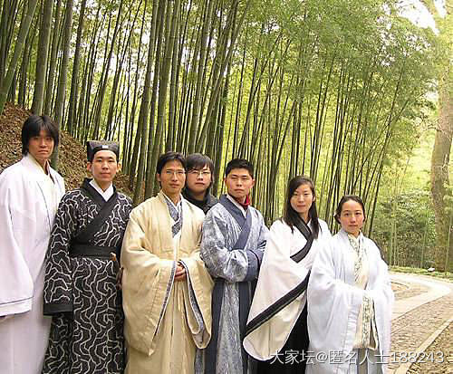 十年前，汉服也曾被视为奇装异服_穿搭