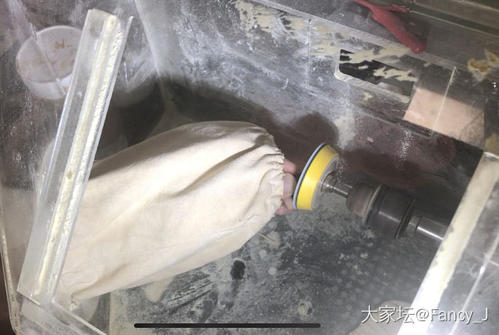 制作多米尼加蓝珀

由皮料看到瓦蓝色的感觉真棒