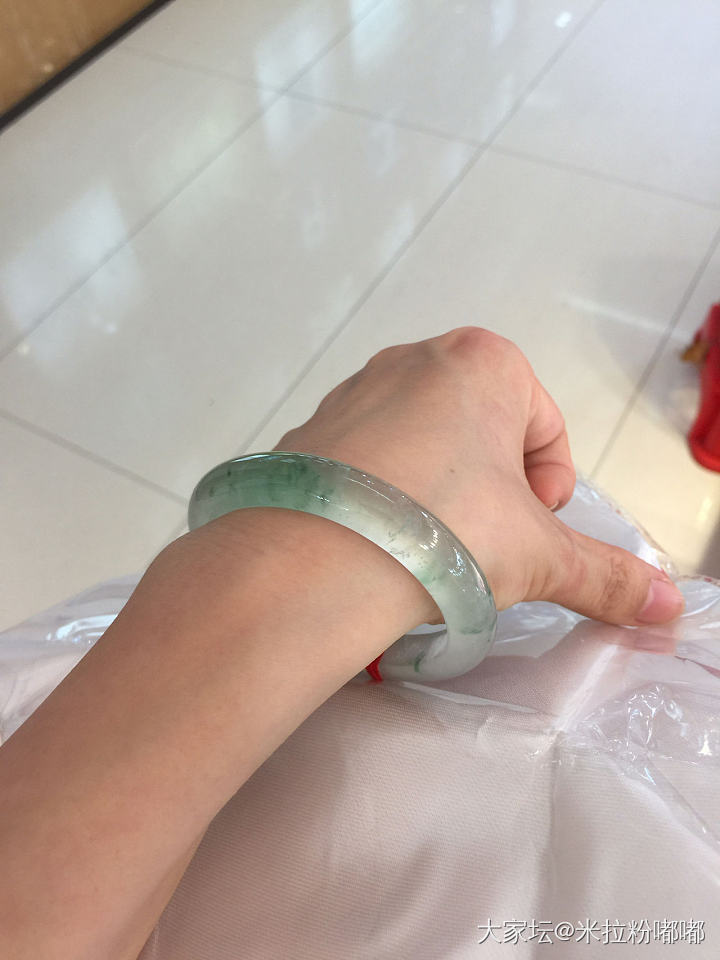 周末不用上班去了趟平洲玉器街，现在市场上价格真的好高啊，想捡个漏真难



好久...