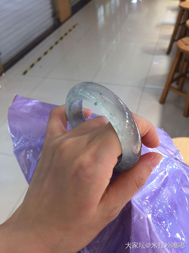 周末不用上班去了趟平洲玉器街，现在市场上价格真的好高啊，想捡个漏真难



好久...