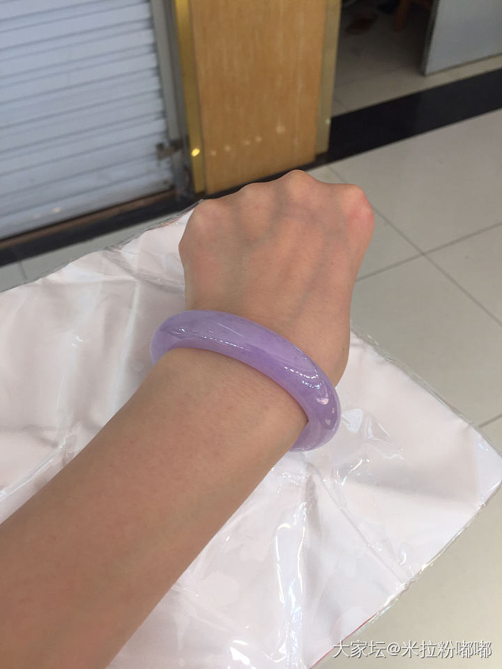 周末不用上班去了趟平洲玉器街，现在市场上价格真的好高啊，想捡个漏真难



好久...