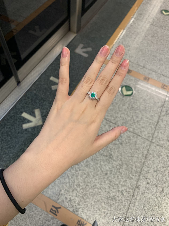 小红、小绿和小黄_名贵宝石