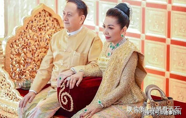 一身满绿的豪气啊_翡翠