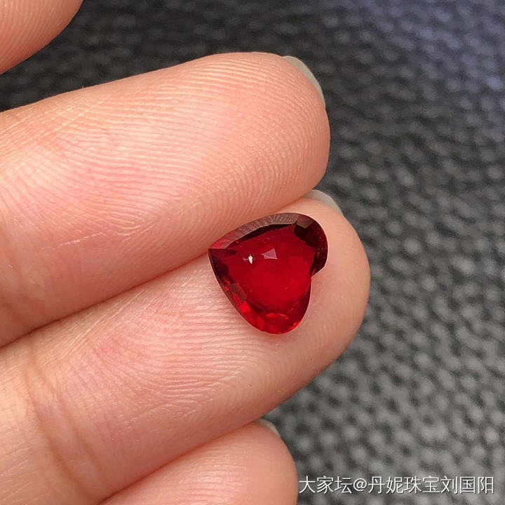 七夕到了，送一颗稀有的红宝石中稀有的心形❤给稀有的自己或者他或者她❤_彩色宝石