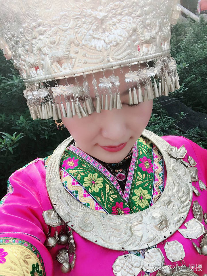 中国美术馆里的苗族银饰_博物馆银