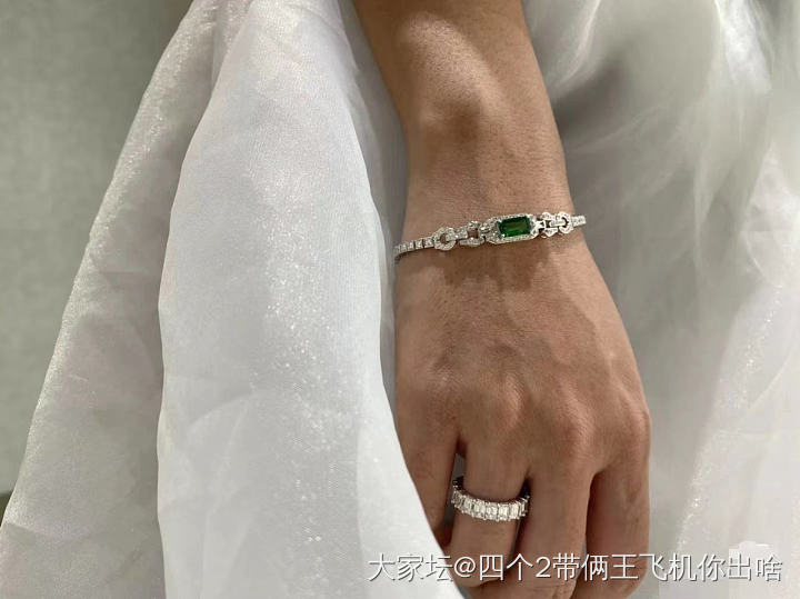 草太多根本拔不完～是不是。明明才拔完蛇镯～就想配个祖母绿，祖母绿有了以后估计还缺..._钻石祖母绿