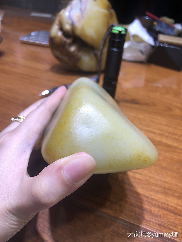 看看毛孔_和田玉