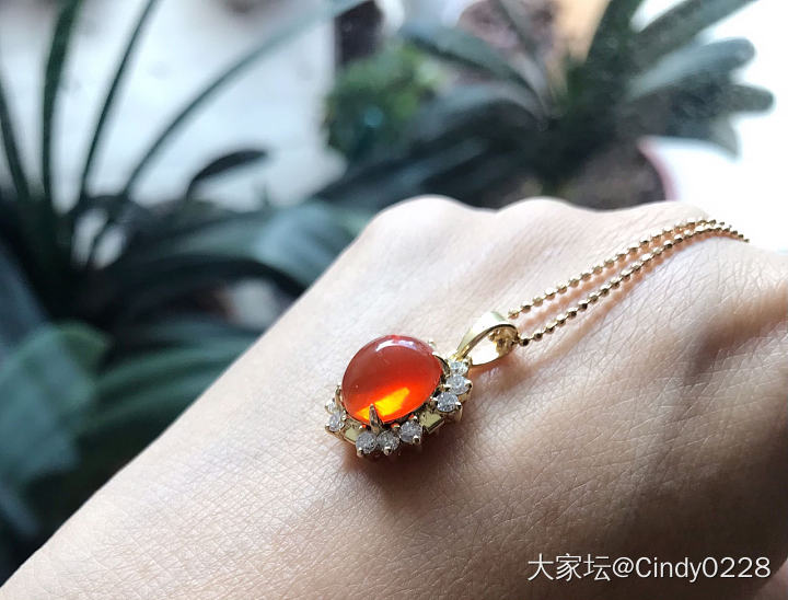 没有变彩的火欧…_吊坠欧泊彩色宝石