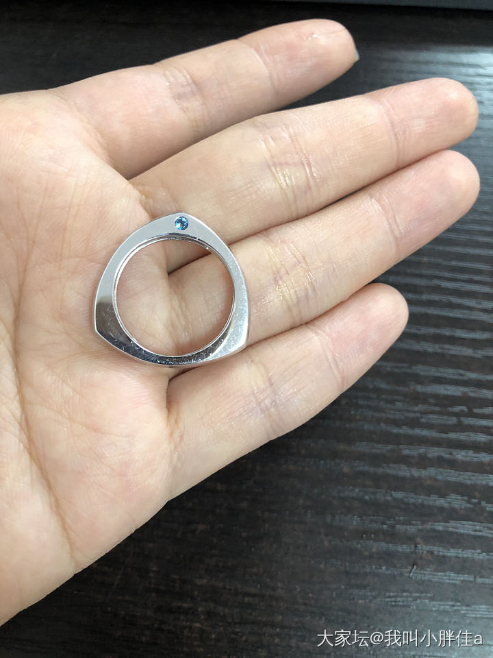 这个款式是介于好看和丑之间_K金金