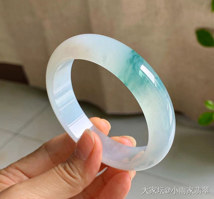 天然缅甸翡翠玉镯，没有廉价，只有美好。_翡翠