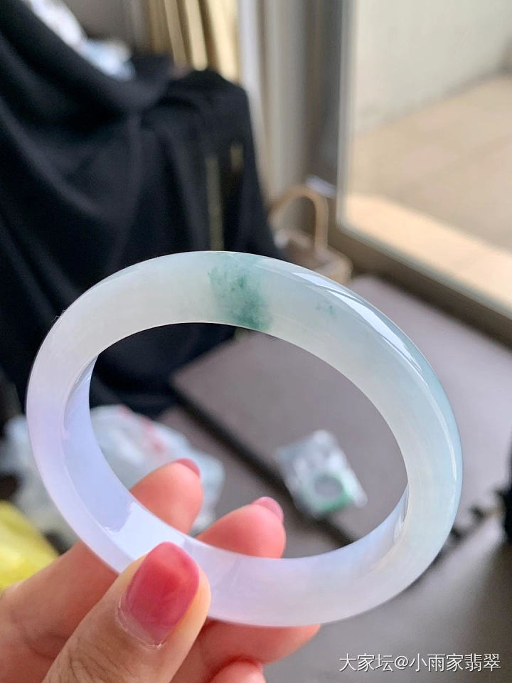 冰种飘花贵妃镯 ，完美无瑕 ，天然玉石 。_翡翠