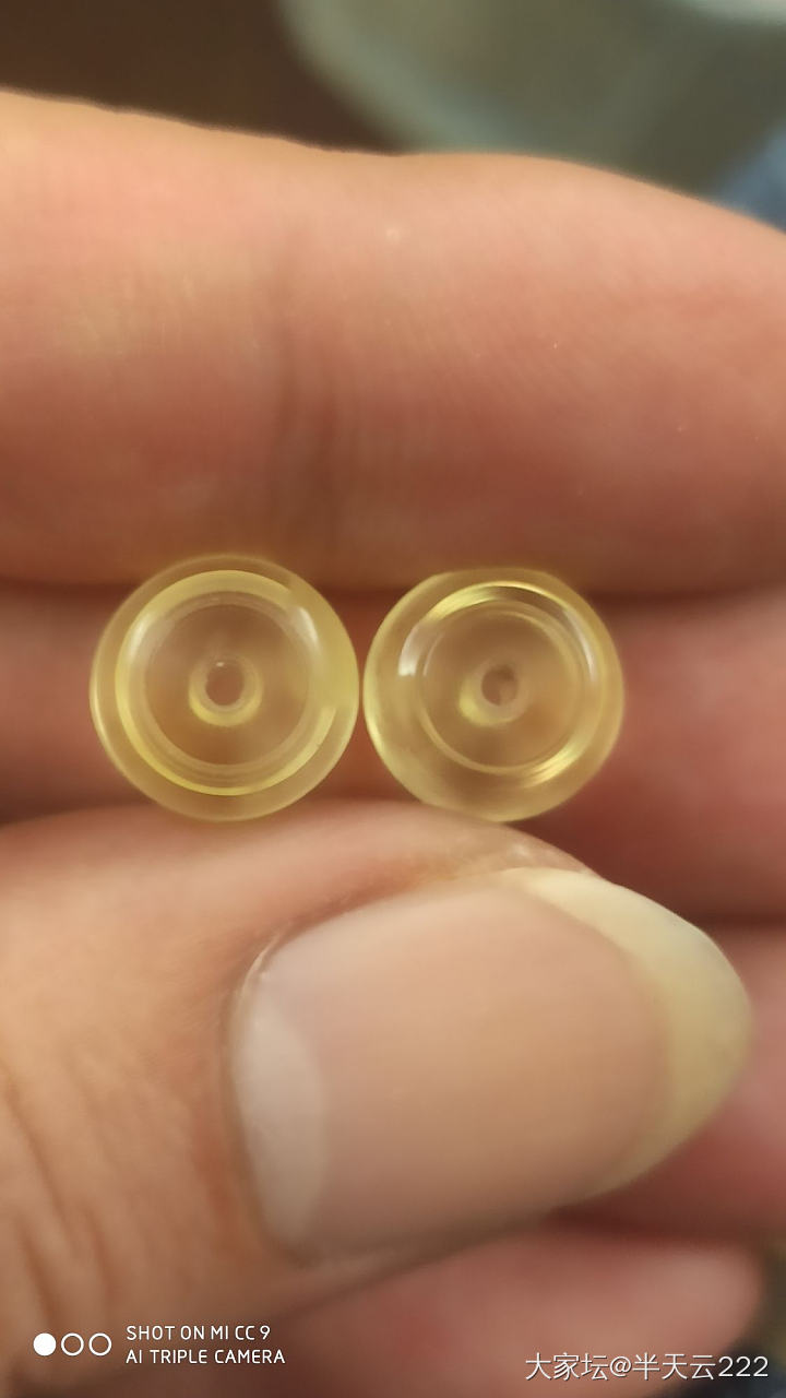 金珀腰线对珠，非常纯净的珀，一颗微微漂点蜜_串珠