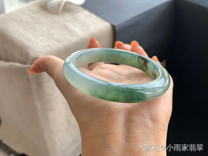缅甸翡翠，代代相传。_翡翠