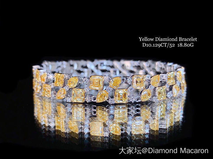 设计师系列·阿斯切宽版黄钻手链

优雅隽永的黄钻宽版手链凝聚闪耀的光影，散发出明..._钻石