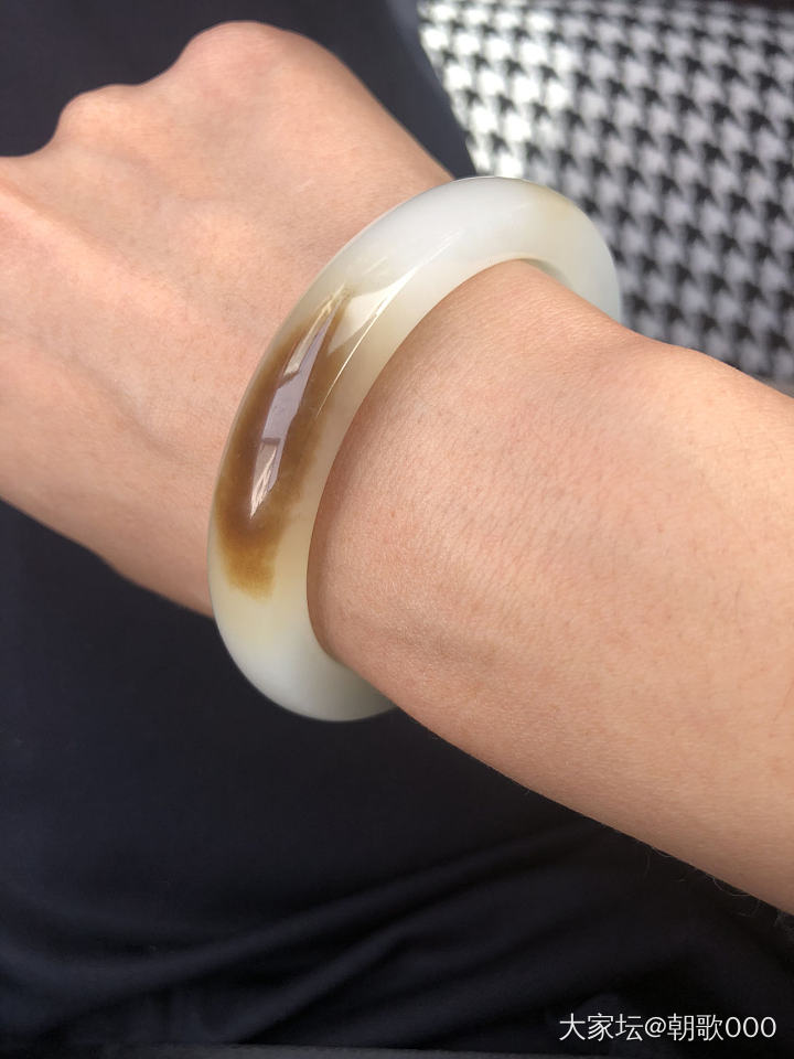 找到喜欢的糖镯也不容易啊，方镯看着看着也顺眼了_糖玉手镯和田玉