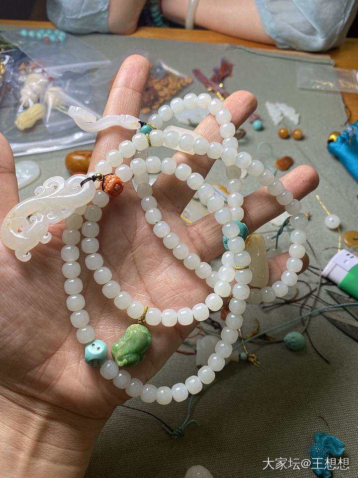 和田玉的各种搭配_搭配和田玉