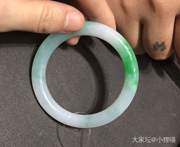 啊啊啊，逛街看到了自己的理想镯，请大家帮忙看价_手镯翡翠