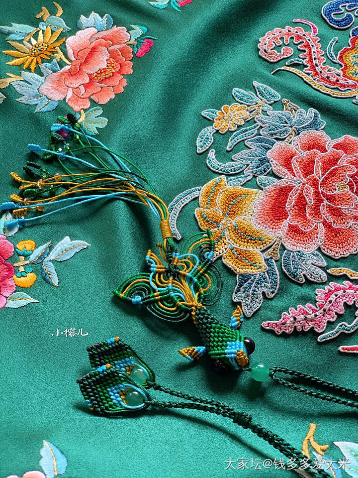 另类的纯手工“珠宝”，中国传统结绳工艺的金鱼项链～搭配衣服神器！_品味
