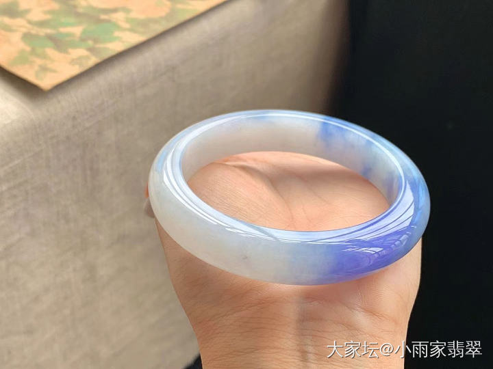 优雅翡翠手镯，超级漂亮，哪哪都好看！_翡翠