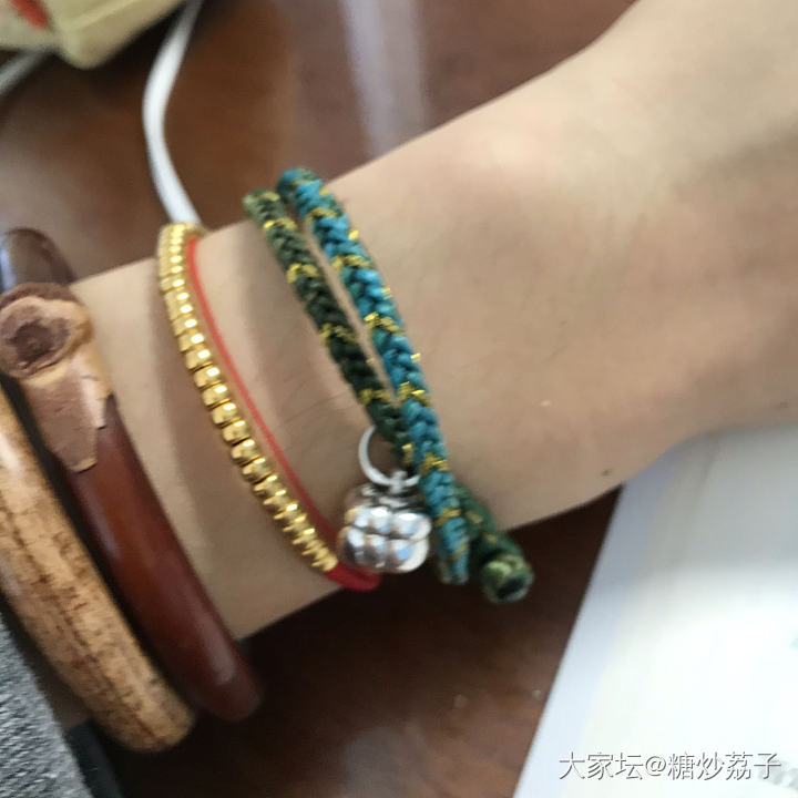吃柿子的季节到了 事事如意_编绳鸡血藤银
