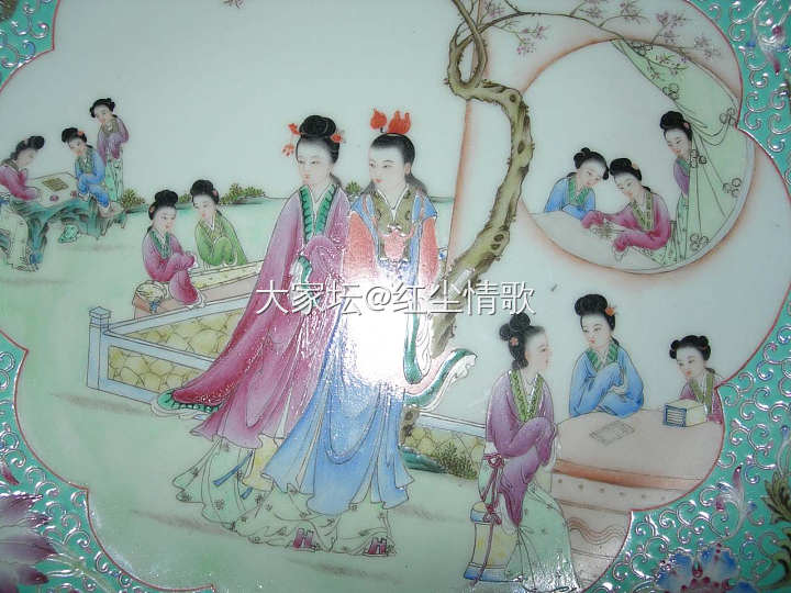 咱的藏品 光绪官窑    乾隆年制款，锦地开光珐琅彩红楼梦十二金钗纹大盘