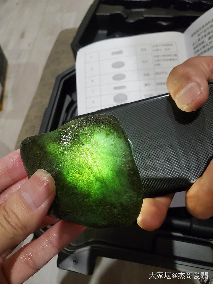 新入手的小原石_赌石翡翠