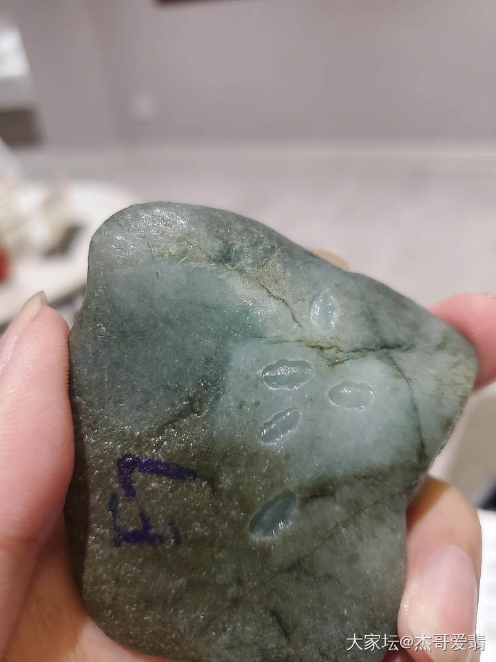 新入手的小原石_赌石翡翠