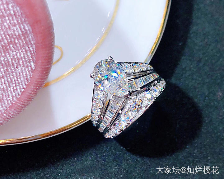 2.03克拉 H VS1 EX VG F GIA 豪华镶嵌钻石戒指，欧美大牌范儿..._戒指钻石