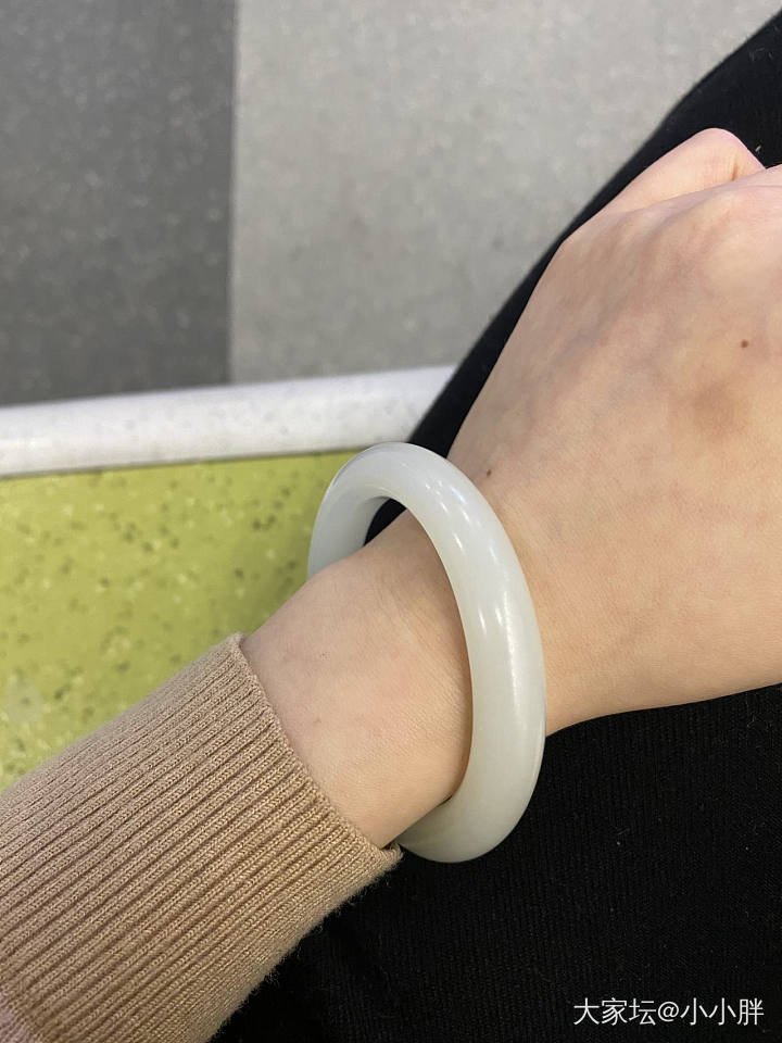 新买的籽镯_手镯和田玉