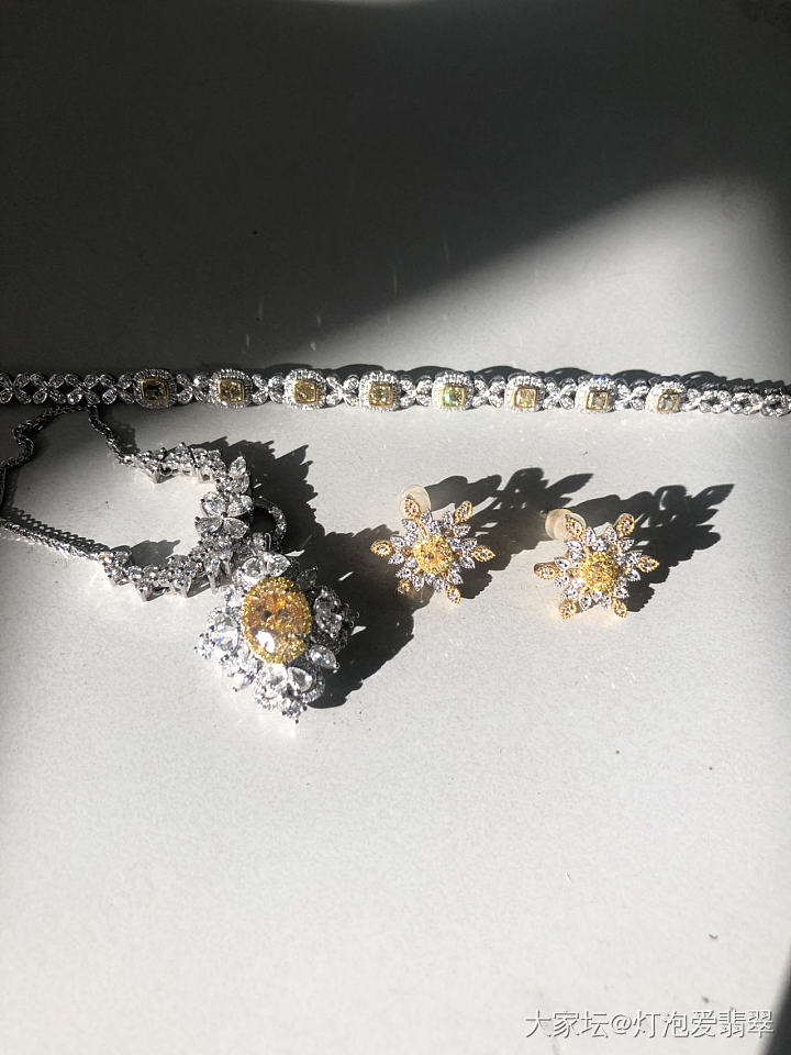 终于找回自己的老号了，重新晒今天带的一套黄灿灿_手链耳钉项链彩钻
