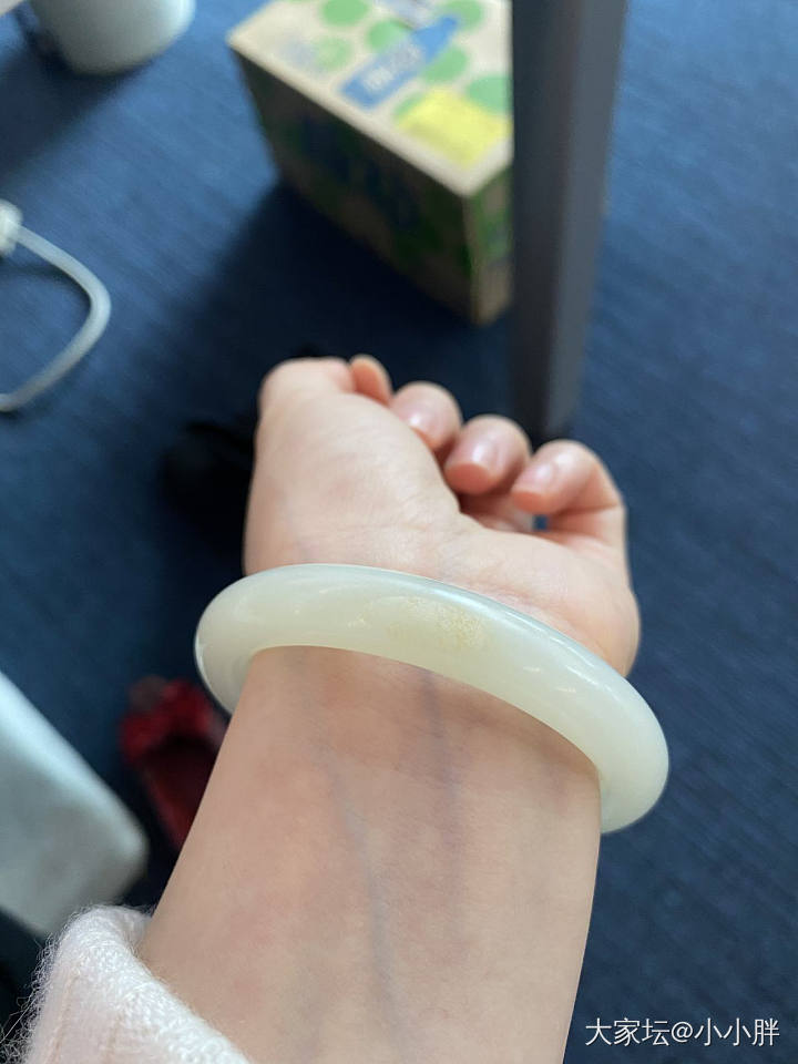 新买的籽镯_手镯和田玉