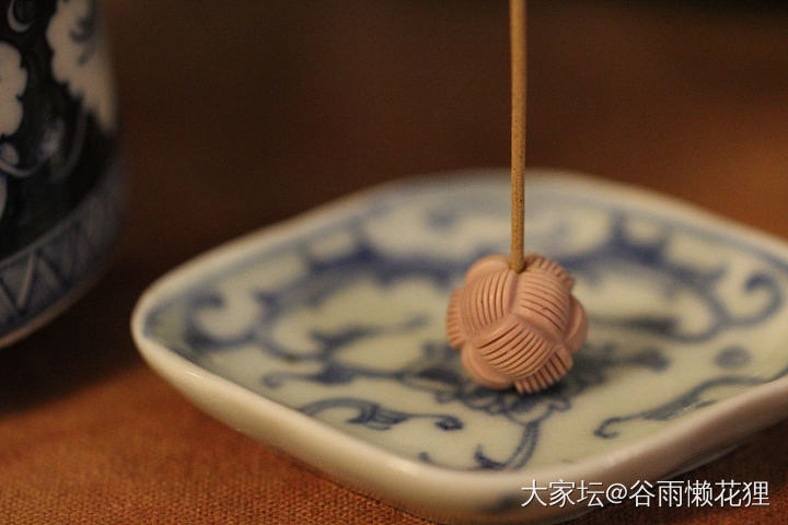 不见百年前旧事儿，淡描青花蝴蝶花儿~_陶瓷