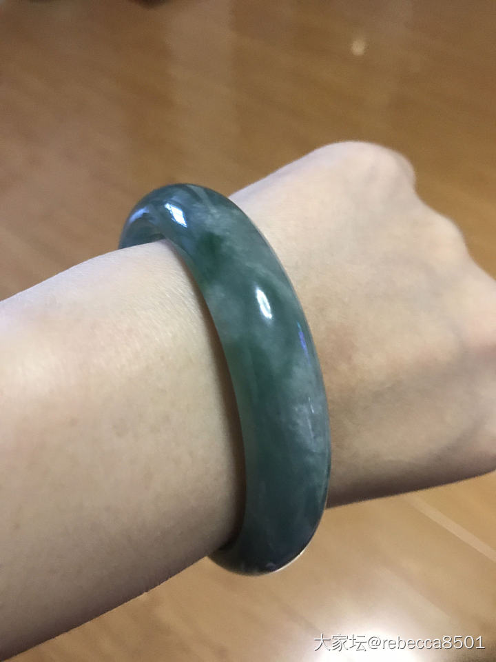 想出手大家帮看一下吧_翡翠手镯