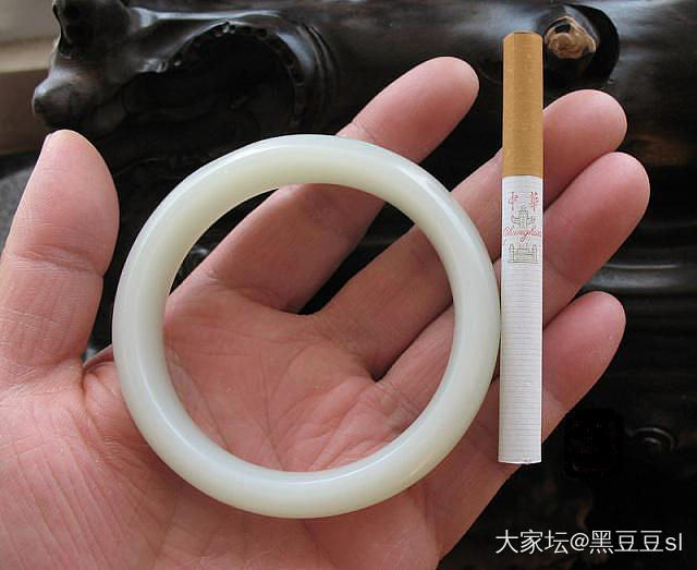 大家帮我看看这个是和田籽镯吗，大五_手镯和田玉
