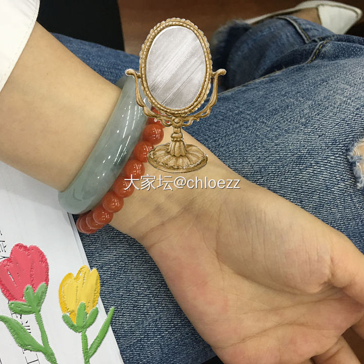 手腕OOTD
现在还只习惯左手戴东西
最近入坑银镯，订了一支张宝源的双尖
也许右...